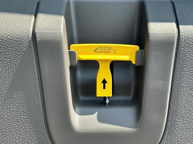 New 2026 Oxford White Ford Passenger Van XLT image 54