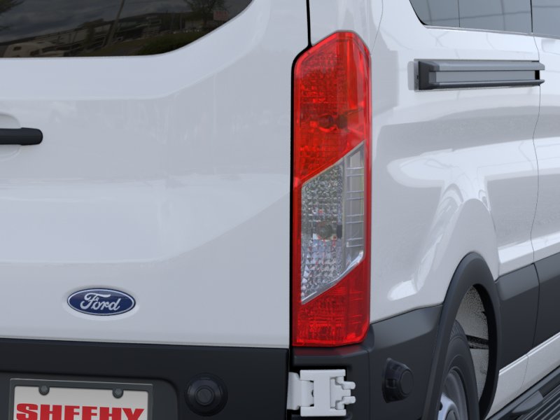 New 2026 Oxford White Ford 350 XL image 42
