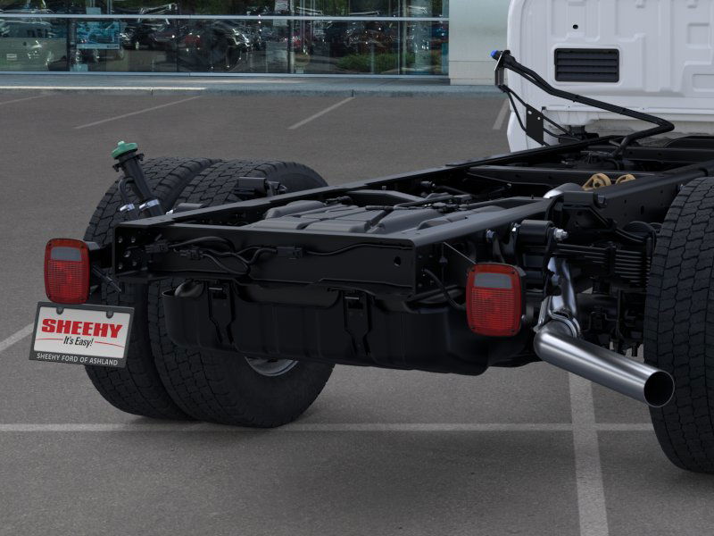 New 2026 Oxford White Ford F-450® XL image 21