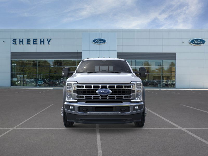 New 2026 Oxford White Ford F-450® XL image 2