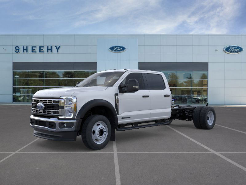 New 2026 Oxford White Ford F-450® XL image 3