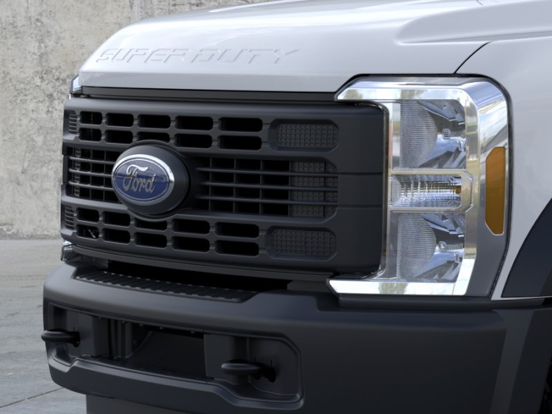 New 2026 Oxford White Ford F-550® XL image 17