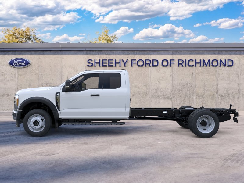New 2026 Oxford White Ford F-450® XL image 4
