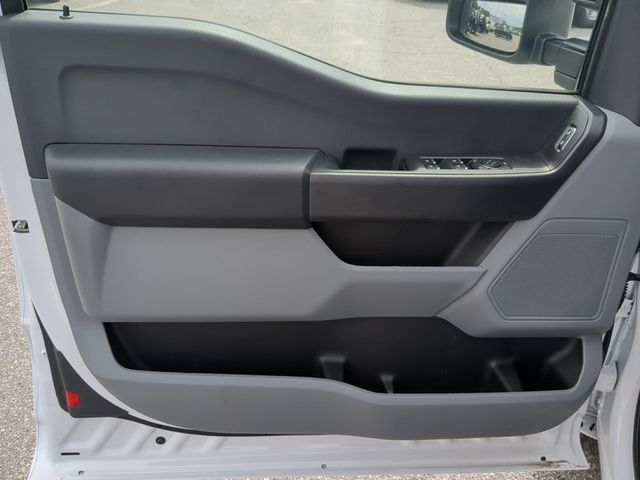 New 2026 Oxford White Ford F-250® XL image 66