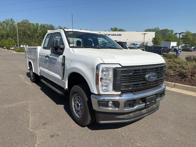 New 2026 Oxford White Ford F-250® XL image 7