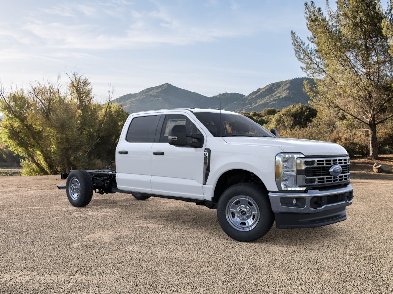 2025 Ford F-350 Super Duty Chassis Cab XL - Photo 7