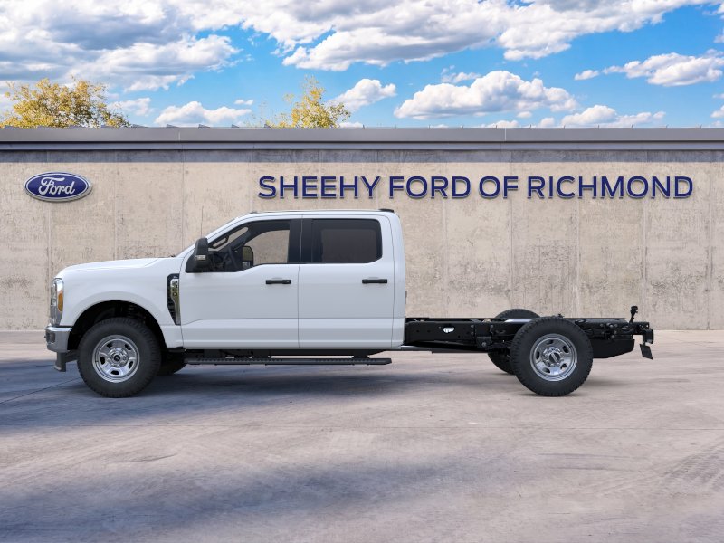 New 2026 Oxford White Ford XL image 5