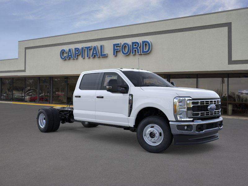 New 2026 Oxford White Ford F-350® XL image 37