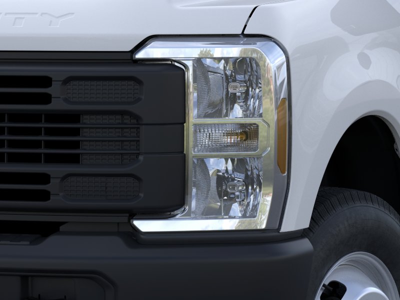 New 2026 Oxford White Ford F-350® XL image 18