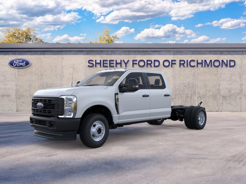 New 2026 Oxford White Ford F-350® XL image 2