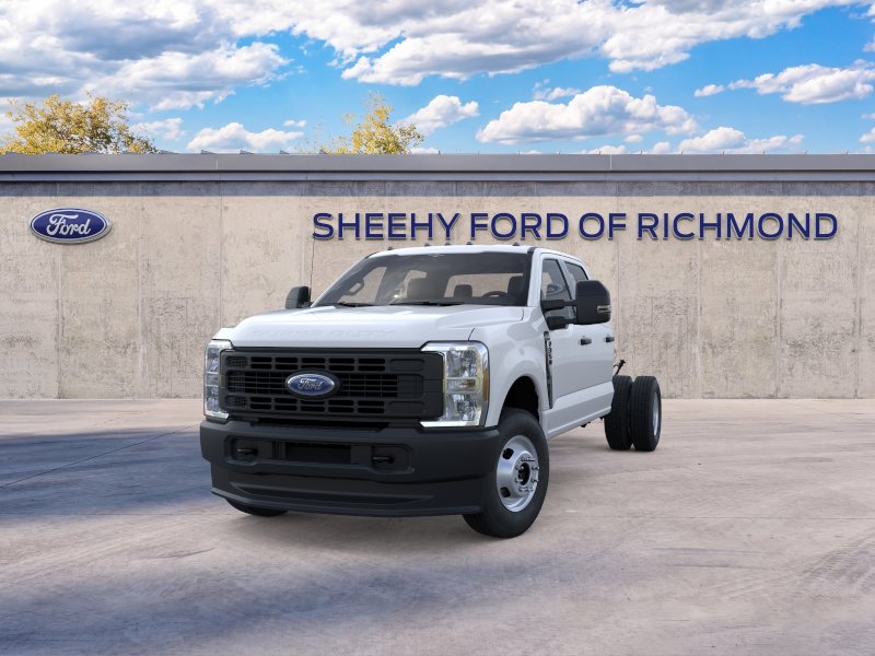 New 2026 Oxford White Ford F-350® XL image 3