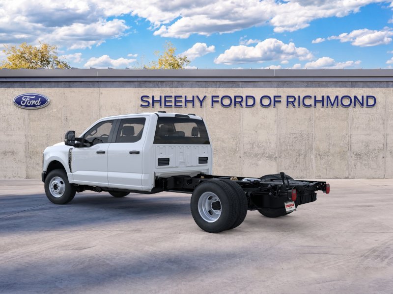New 2026 Oxford White Ford F-350® XL image 5