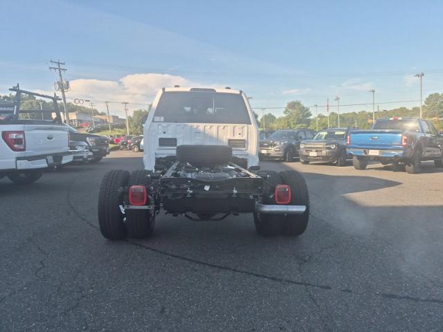New 2027 Oxford White Ford XL CHASSIS image 24