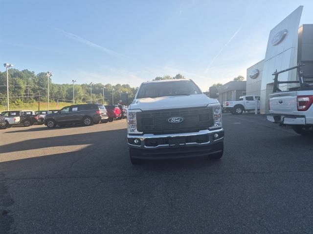New 2027 Oxford White Ford XL CHASSIS image 26