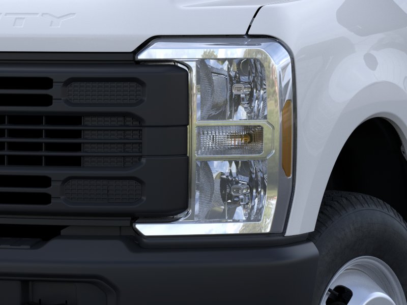 New 2026 Oxford White Ford F-350® XL image 18