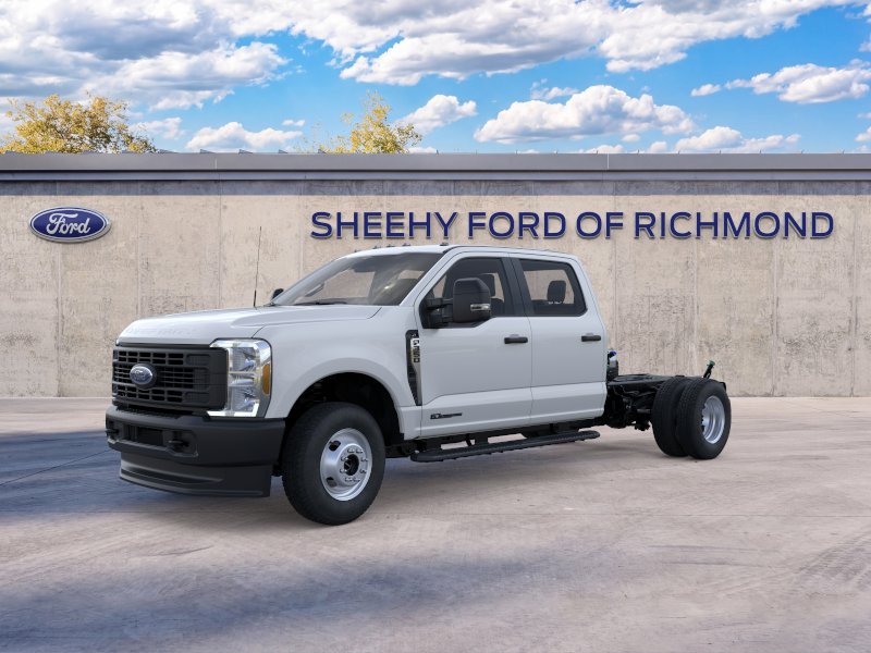 New 2026 Oxford White Ford F-350® XL image 2