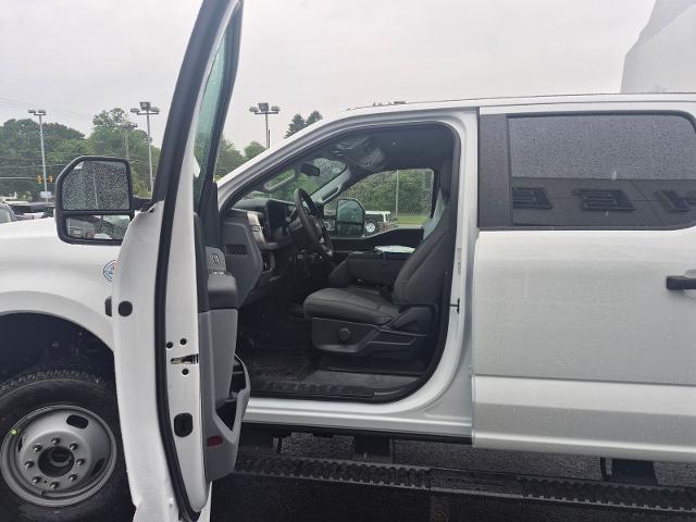 New 2026 Oxford White Ford XL SERVICE BODY image 42