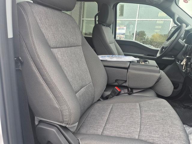 New 2026 Oxford White Ford XL SERVICE BODY image 30