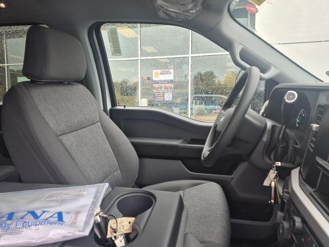 New 2026 Oxford White Ford XL SERVICE BODY image 31