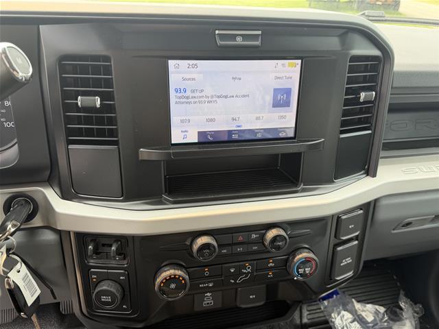 New 2026 Oxford White Ford XL image 29