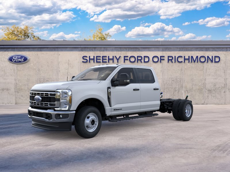 New 2026 Oxford White Ford F-350® XL image 2