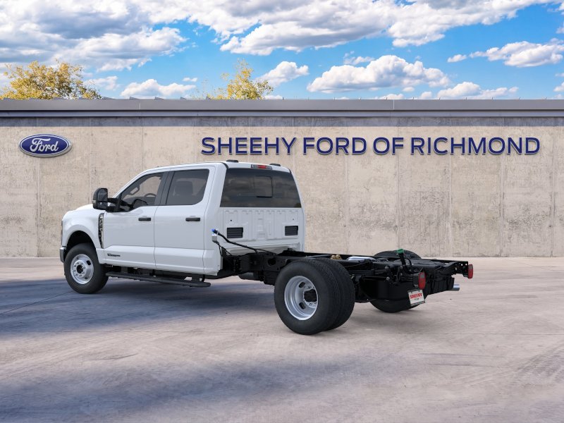 New 2026 Oxford White Ford F-350® XL image 5
