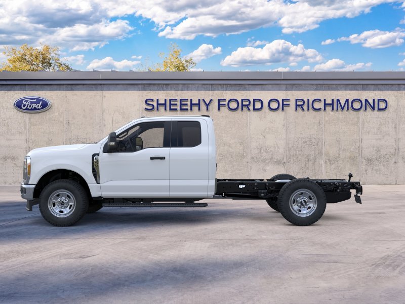 New 2026 Oxford White Ford F-350® XL image 4