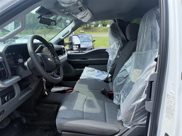 New 2026 Oxford White Ford XL image 37