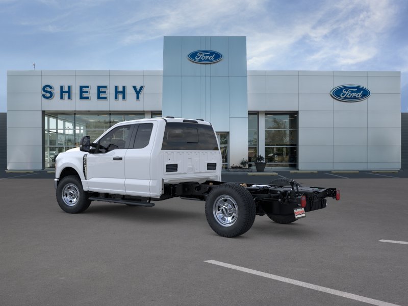 New 2025 Oxford White Ford F-350® XL image 6