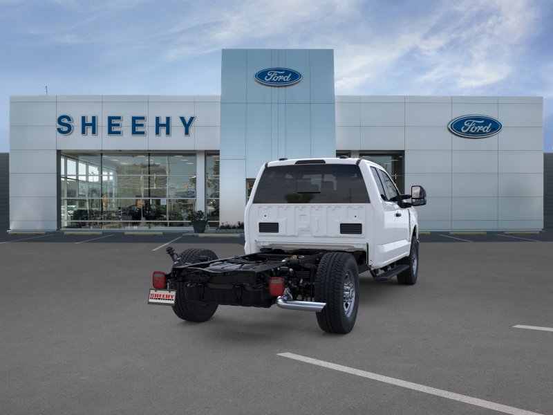 New 2025 Oxford White Ford F-350® XL image 8