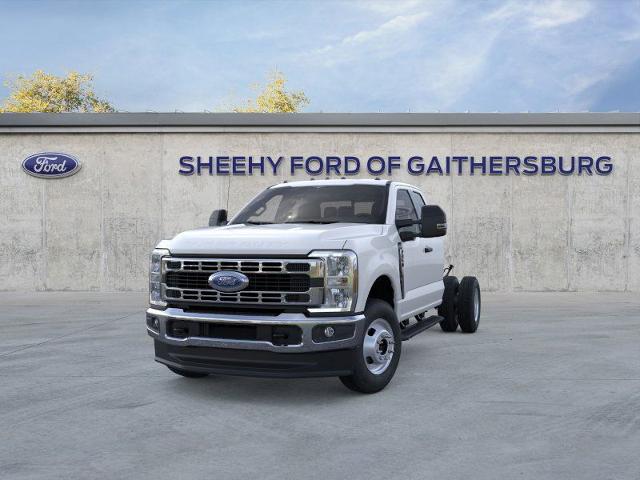 New 2025 Oxford White Ford F-350® XL image 14