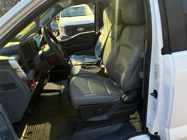 New 2025 Oxford White Ford F-350® XL image 8