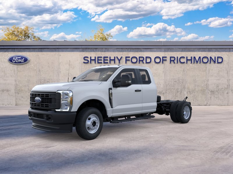 New 2026 Oxford White Ford F-350® XL image 2