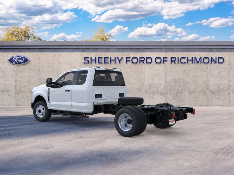 New 2026 Oxford White Ford F-350® XL image 5