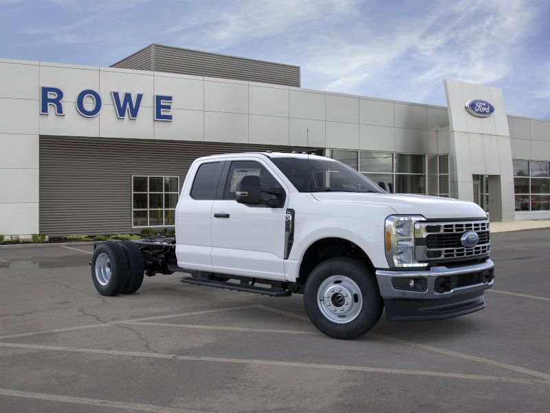 2026 Ford Super Duty F-350 DRW XL