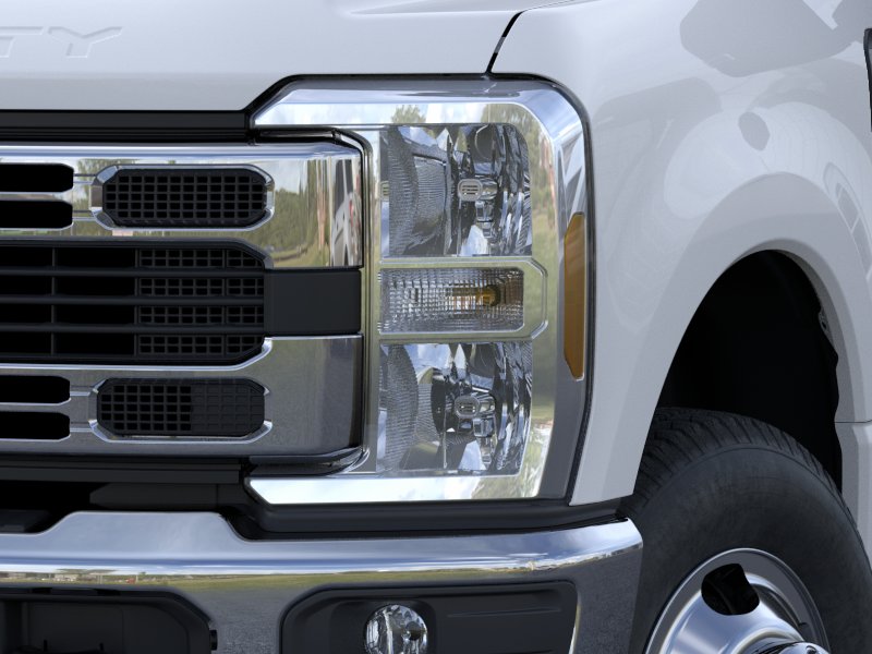 New 2026 Oxford White Ford F-350® XLT image 18