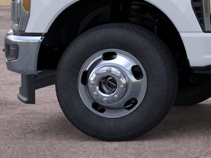 New 2026 Oxford White Ford F-350® XLT image 19