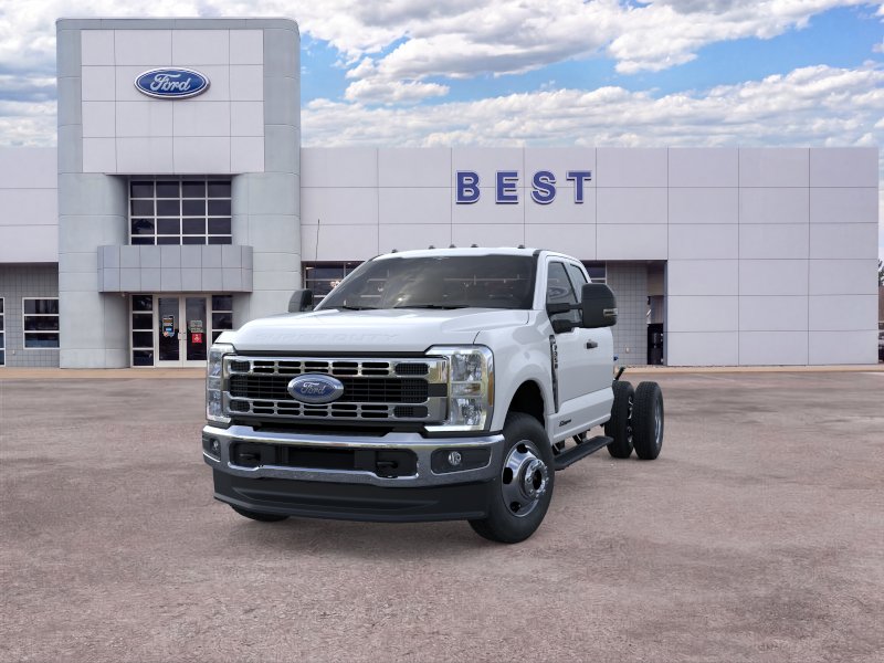 New 2026 Oxford White Ford F-350® XLT image 2