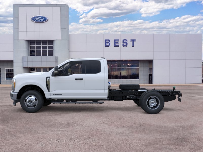 New 2026 Oxford White Ford F-350® XLT image 3
