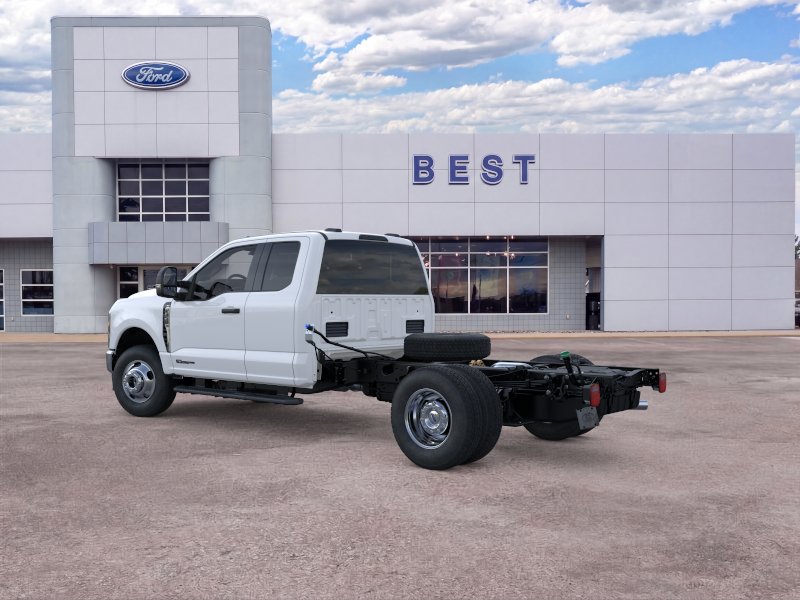 New 2026 Oxford White Ford F-350® XLT image 4