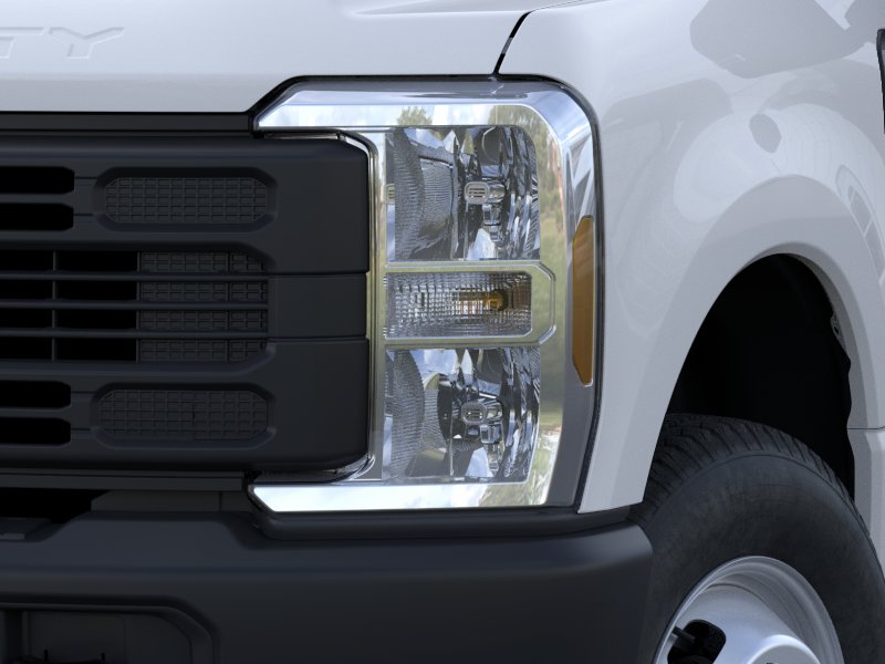 New 2026 Oxford White Ford F-350® XL image 40