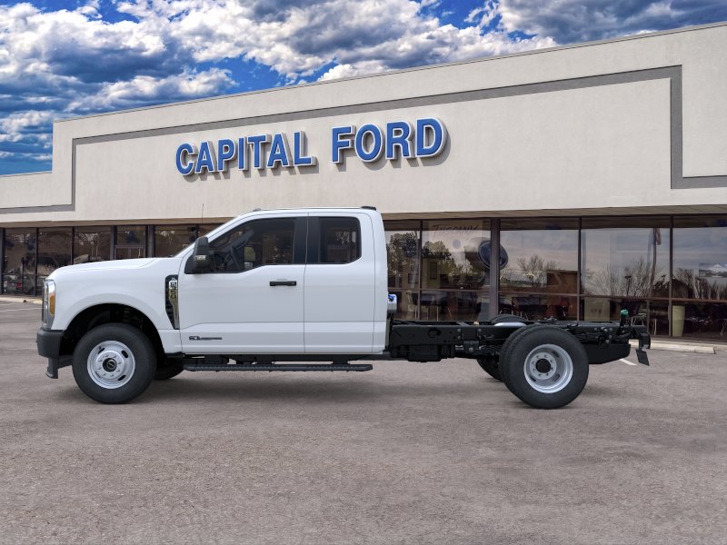 New 2026 Oxford White Ford F-350® XL image 25