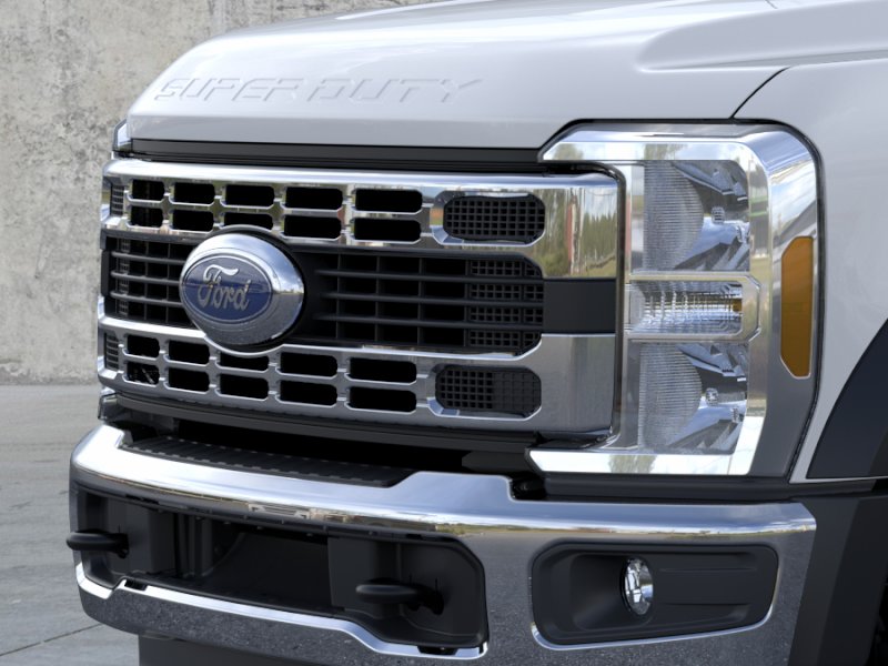 New 2026 Oxford White Ford F-450® XL image 17