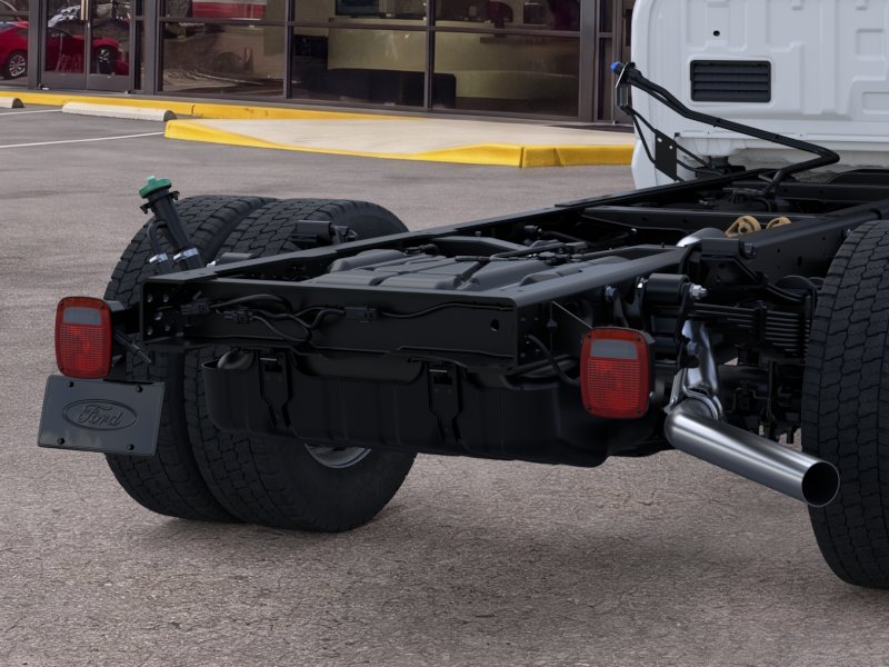 New 2026 Oxford White Ford F-450® XL image 47