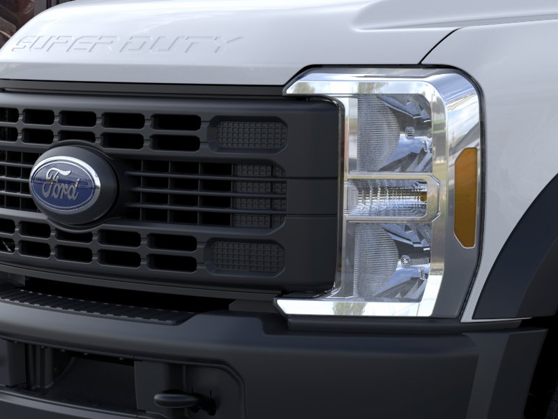 New 2026 Oxford White Ford F-450® XL image 17
