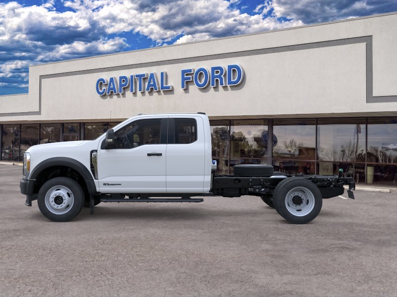 New 2026 Oxford White Ford F-450® XL image 3