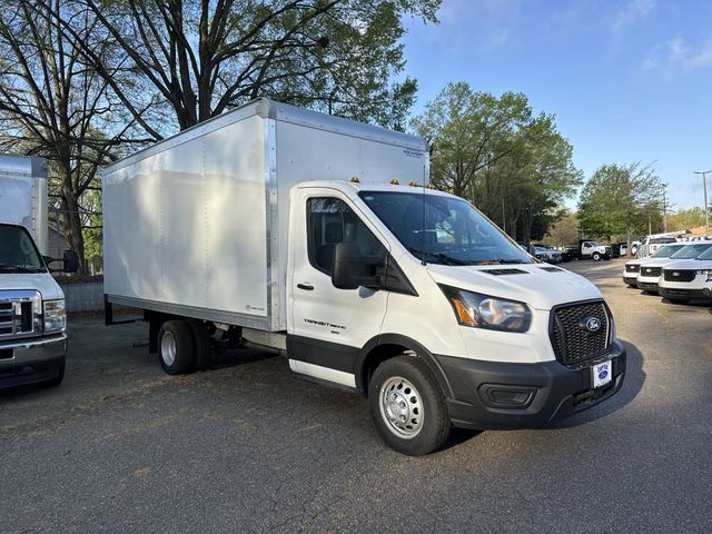 New 2026 Oxford White Ford Cutaway image 35