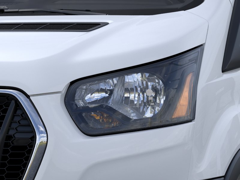 2025 Ford Transit Cutaway Base - Photo 18