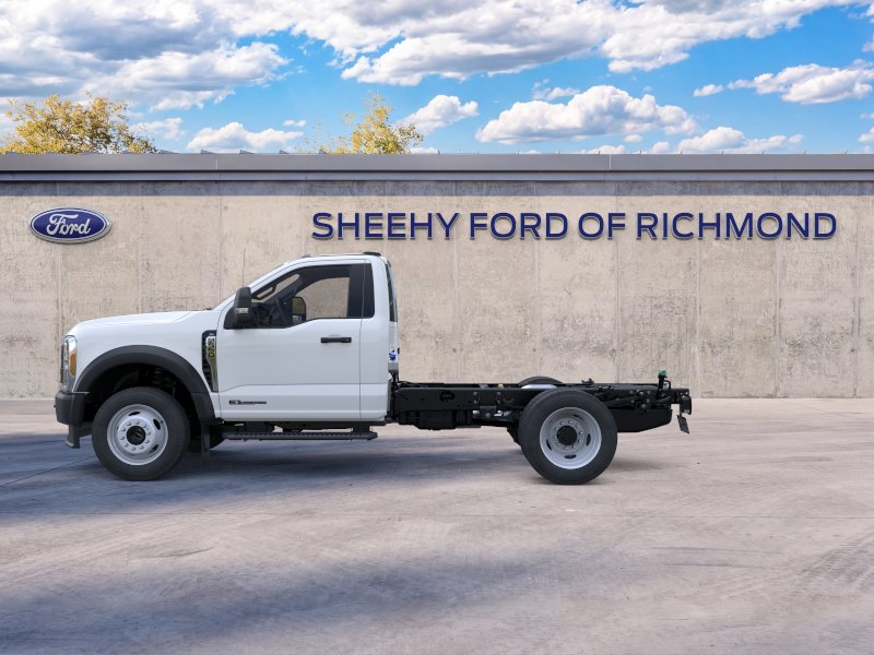 New 2026 Oxford White Ford F-550® XL image 4
