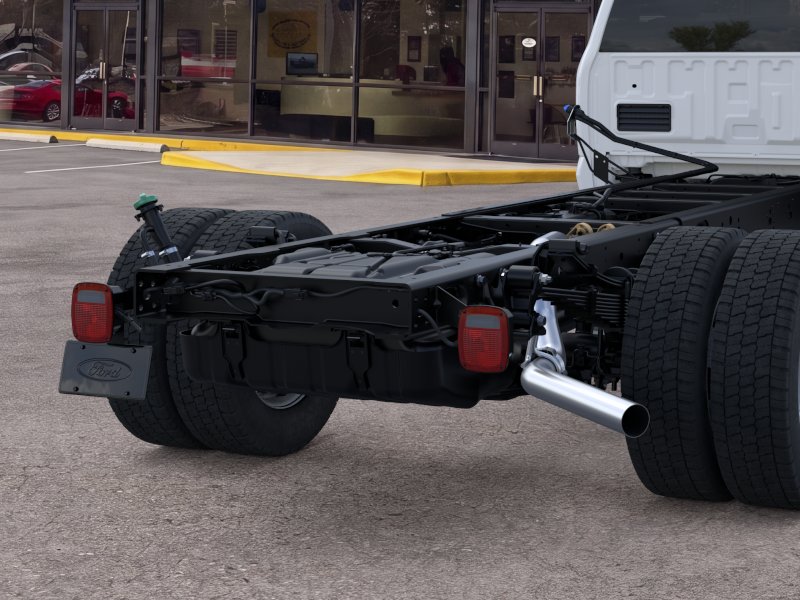 New 2026 Oxford White Ford F-550® XL image 53